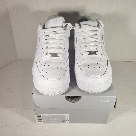 Unisex Nike AF1 '07 LE Sneakers - Picture 2 of 10